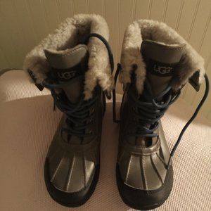 Unisex Ugg Kids Boots size 3